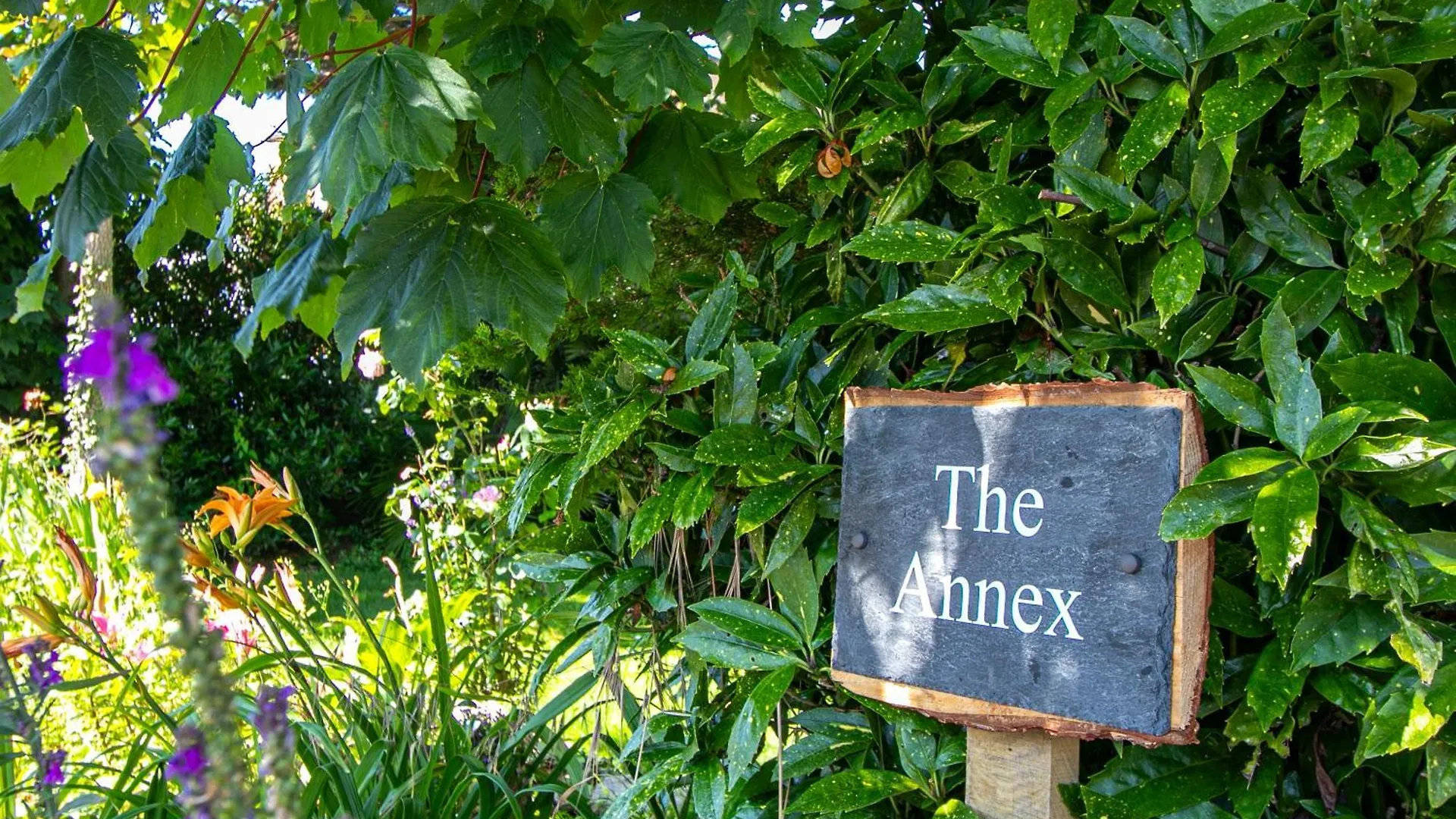 Holiday home The Annex: Beachfront Luxury with Pet-Friendly Patio Bournemouth United Kingdom