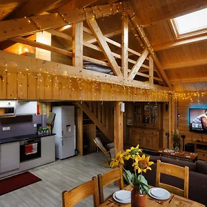 https://cheerful-2-bedroom-cabin-in-longstanton.cambridgehotelsuk.com