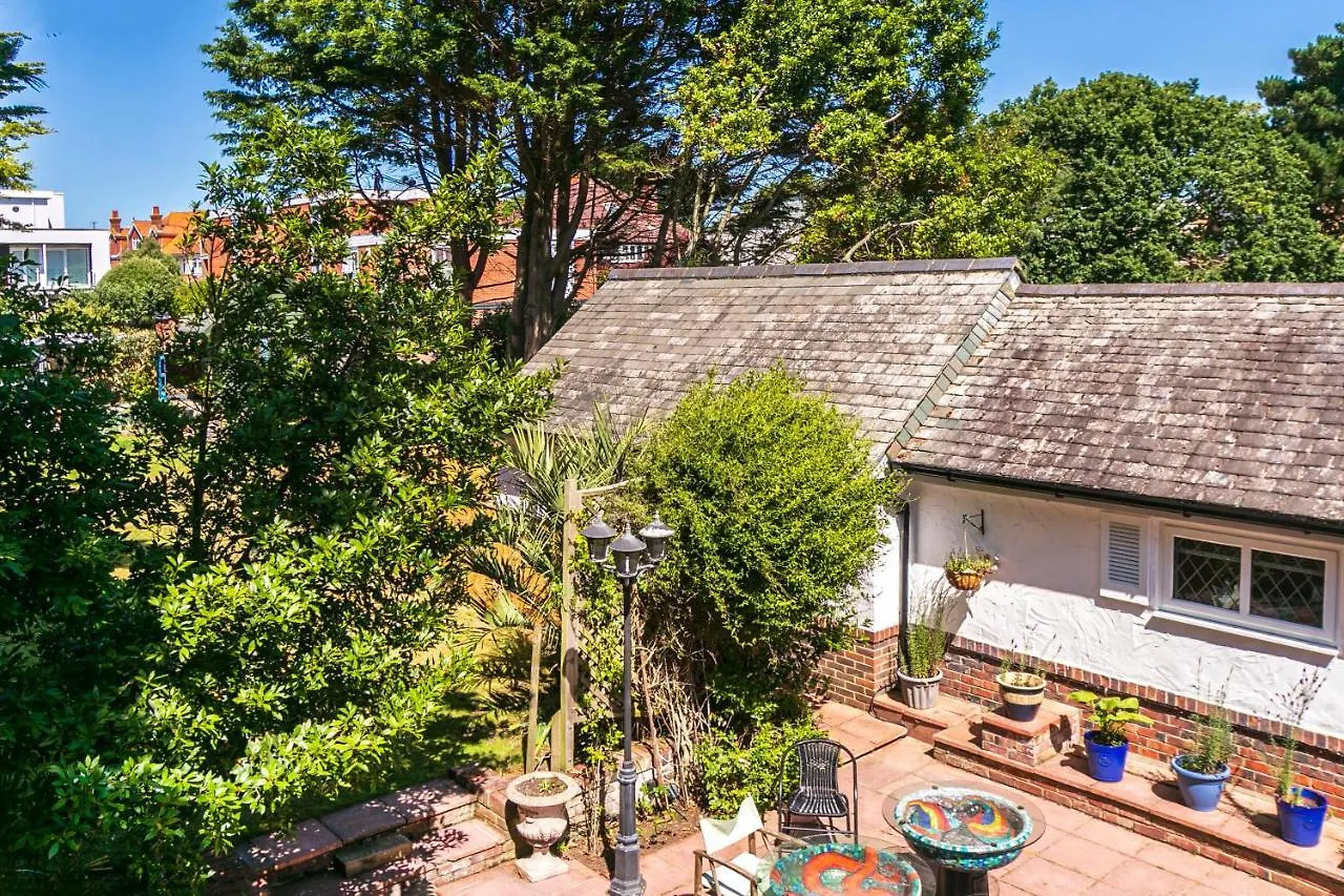 The Annex - Unparalleled Beach Front Luxury Accommodation - Private South West Facing Patio Area - Pet Friendly - Sky - Netflix - Super Fast Wi-Fi - Stones Throw To The Beach ボーンマス イギリス